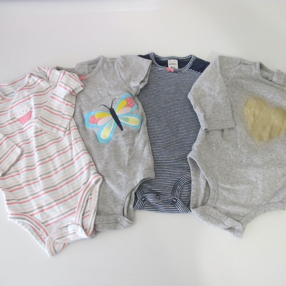 Carter's Other - Bundle of 4 Baby Infant Carter's Onesie's Size 9 months GUC